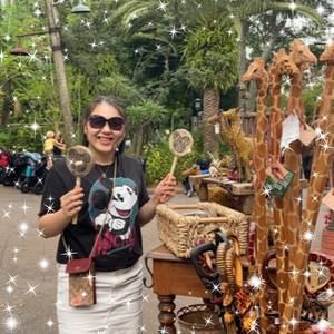 Meet your Posher, Emily